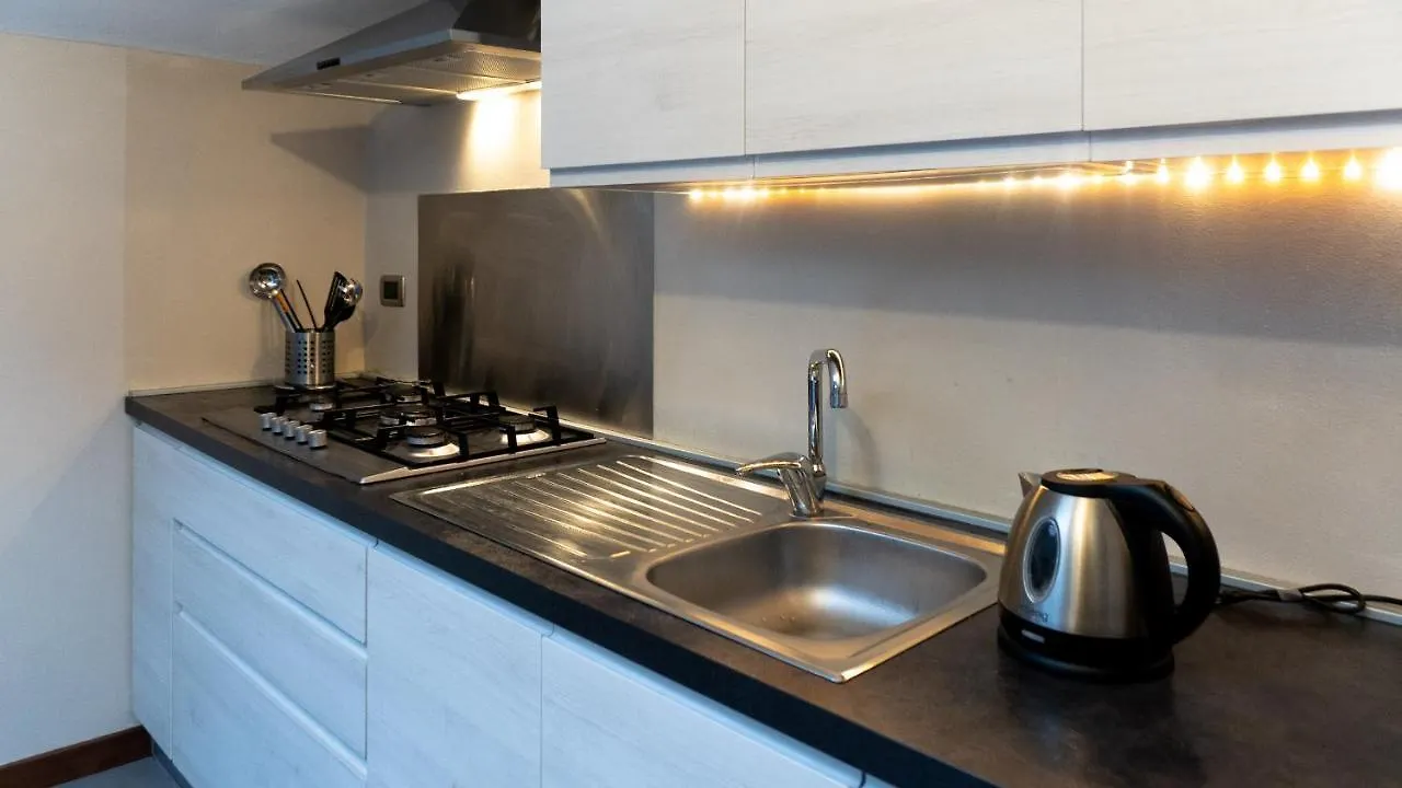 Villa Riva Lago - Apartment With Parking Tavernola Bergamasca Italy